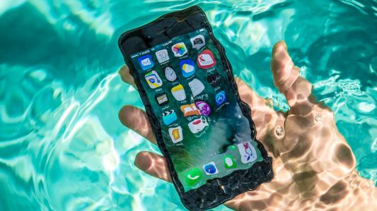 iphone-7-pool-tests-water-splash-0072